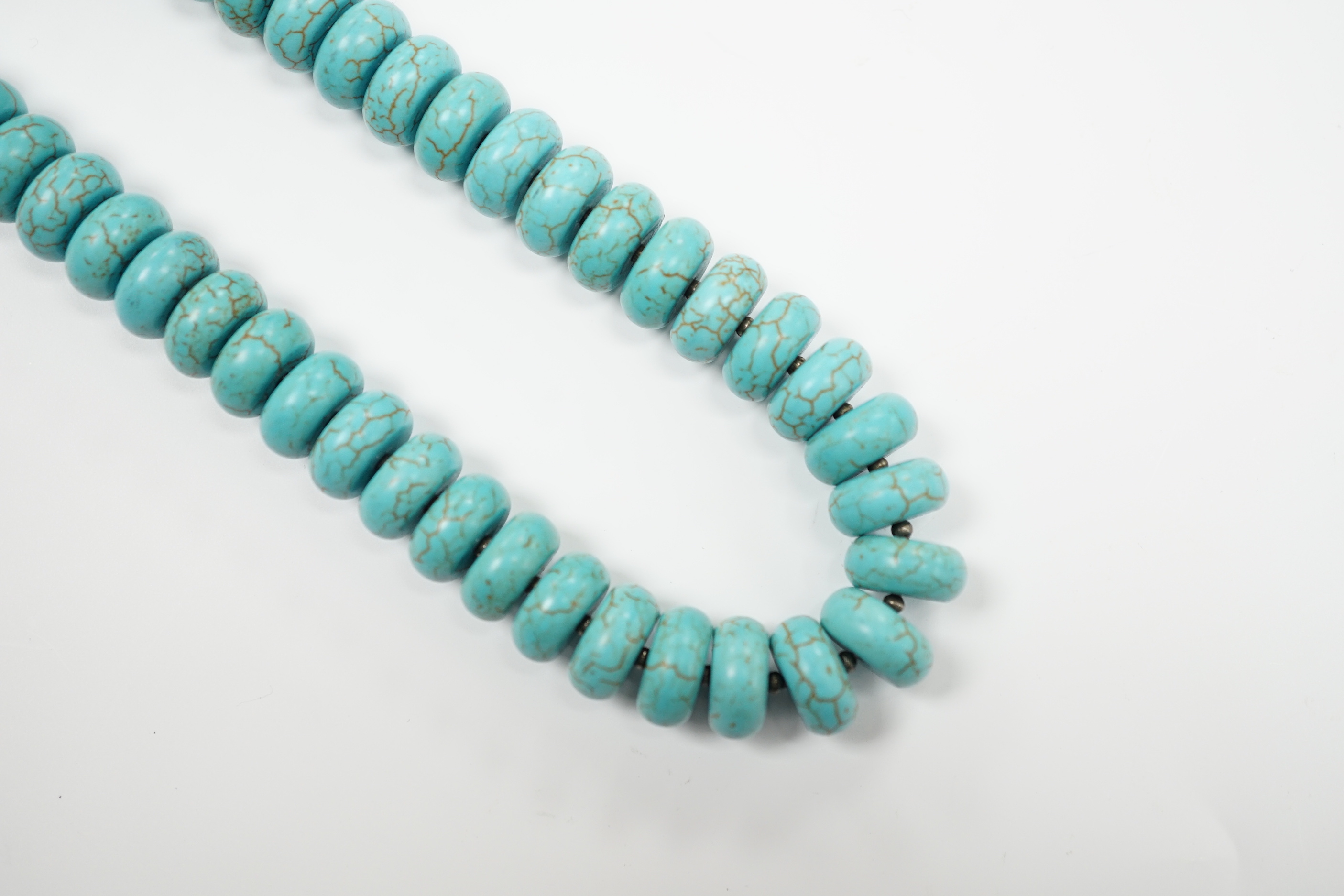 A Navaho turquoise necklace, 45cm.